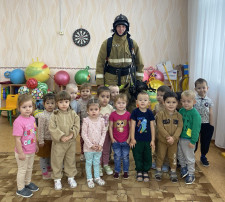 Знакомство с профессией пожарного Знакомство с профессией пожарного.