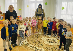 Знакомство с профессией пожарного Знакомство с профессией пожарного.